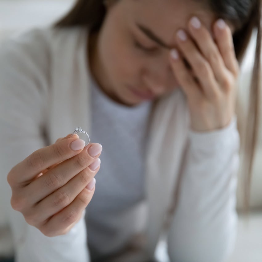 How A Woman Found Out Her Boyfriend Was Cheating On Her The Exact Moment He Proposed To Her