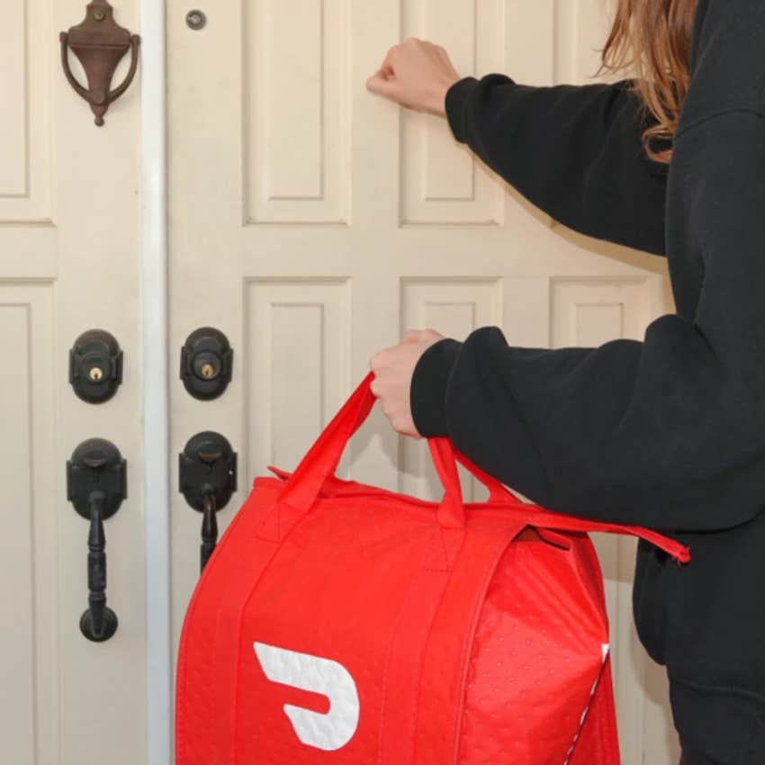 DoorDash Driver Refuses To Leave Order On Woman's Doorstep And Demands She Come Outside To Retrieve It From Him