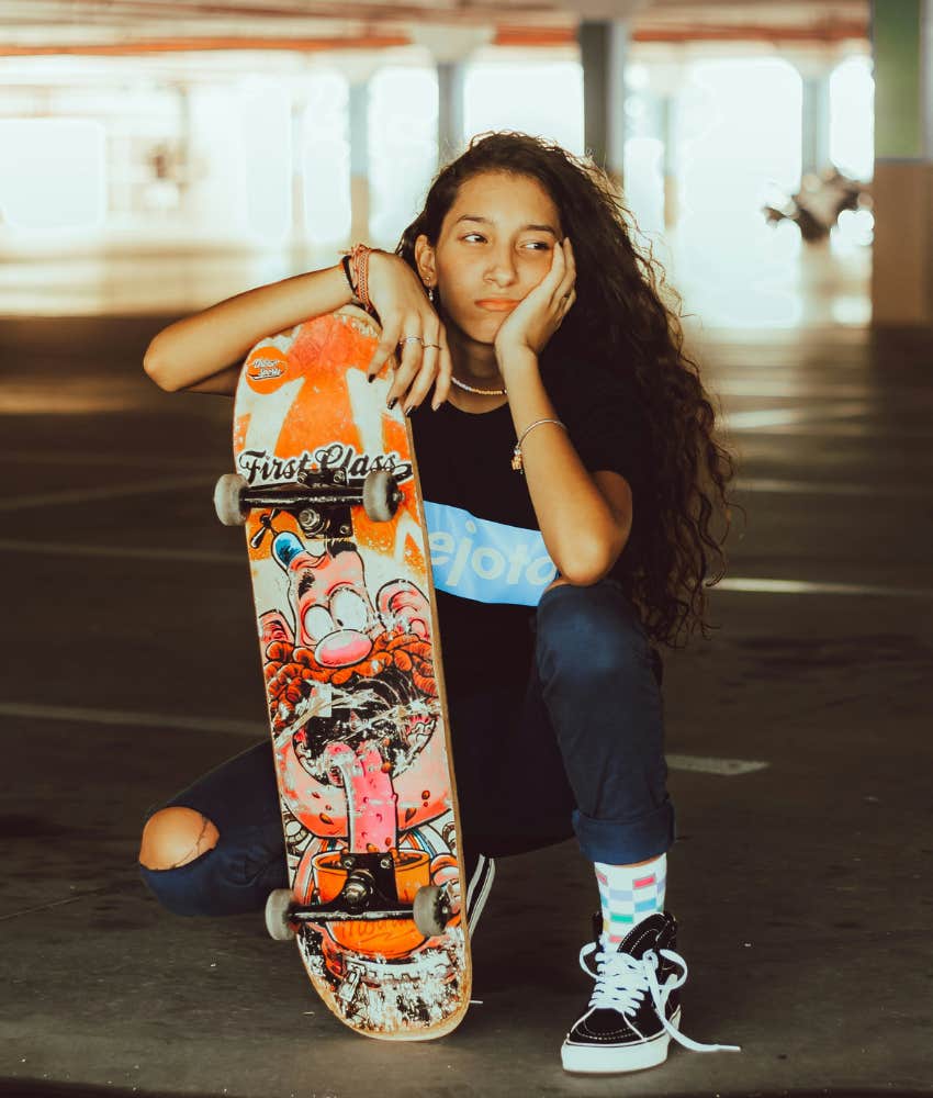 Family Therapist Reveals The Consistent Issue She Sees In People Raised By Overbearing Parents With No Boundaries