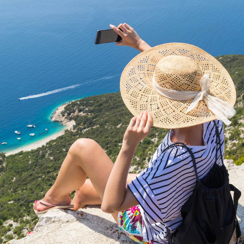 Influencer Reveals The 3 Reasons She's Quitting Social Media For A Corporate Job